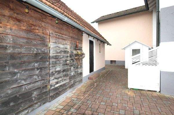 Ansicht Zugang Kellertreppe und Garten