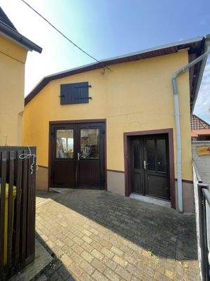 Nebengebäude mit Werkstatt und Lagermöglichkeiten