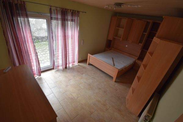 EG: Helles Schlafzimmer