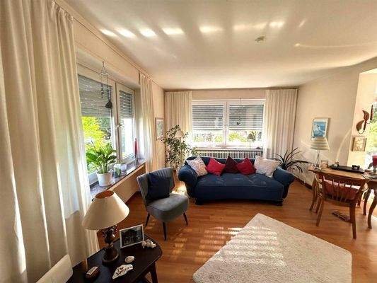 Wohn-/Esszimmer Erdgeschoss links