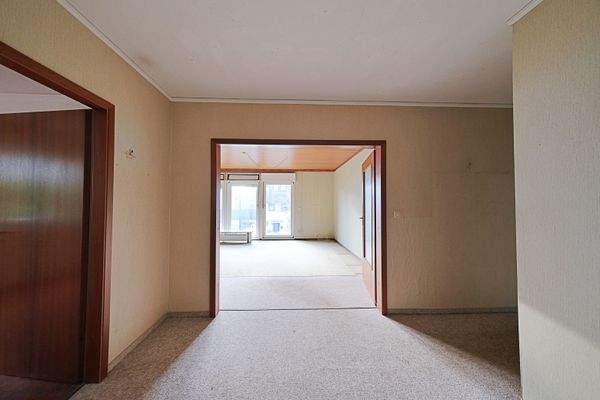 Diele mit Blick in das Wohn- & Esszimmer