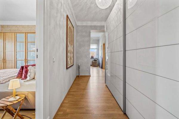 Flur mit Ankleide im OG