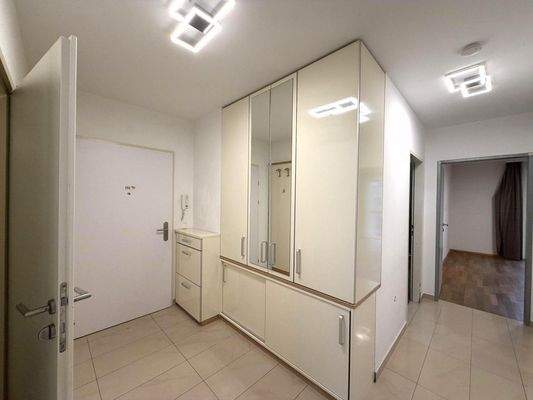 Wohnungseingang / Flur zu den Kinderzimmer