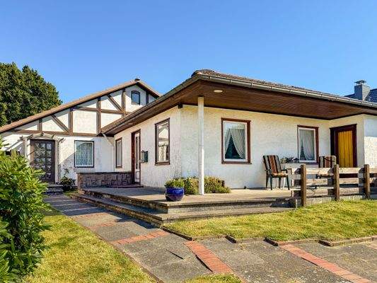 Seitliche Hausansicht 