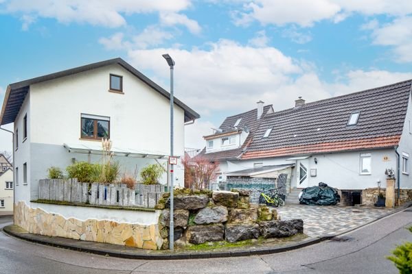 3 Einfamilienhäuser mit Hof