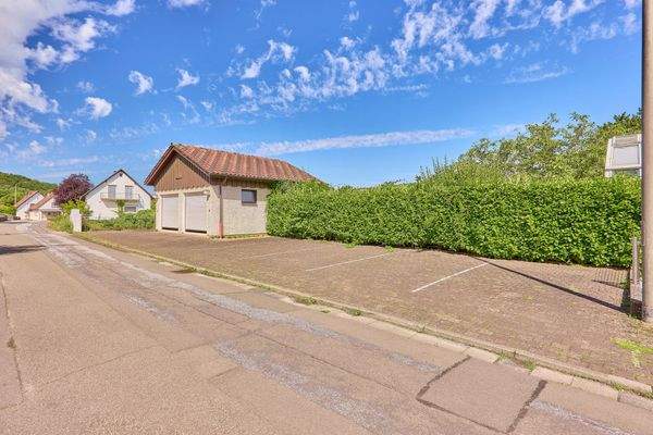 Garagen & Stellplätze