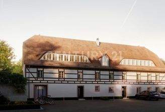 Perspektive Hof mit Putz