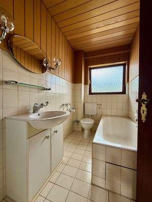 Wannenbad EG (rechter Hausteil)