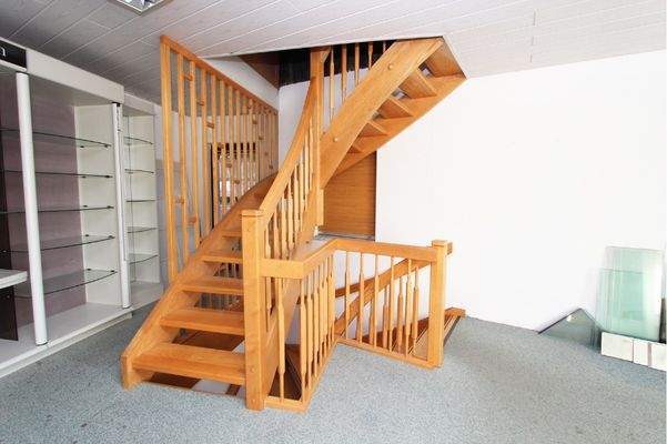 Treppe im Laden OG