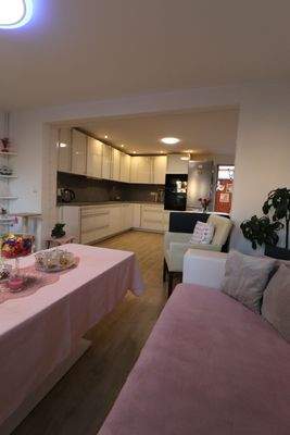 Wohnzimmer & Küche.JPG