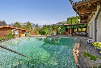 Der idyllische Schwimmteich zur erfrischenden Abkühlung