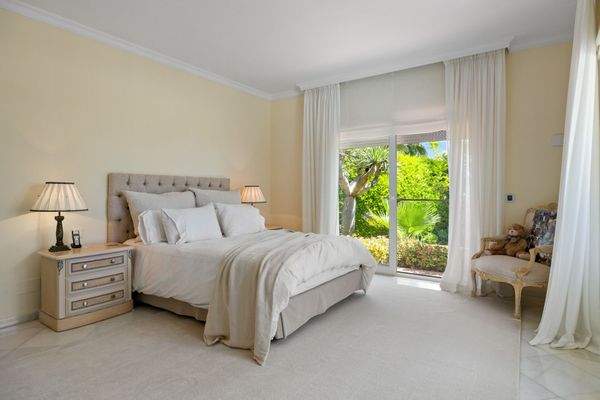 Photo: Villa in Nueva Andalucia