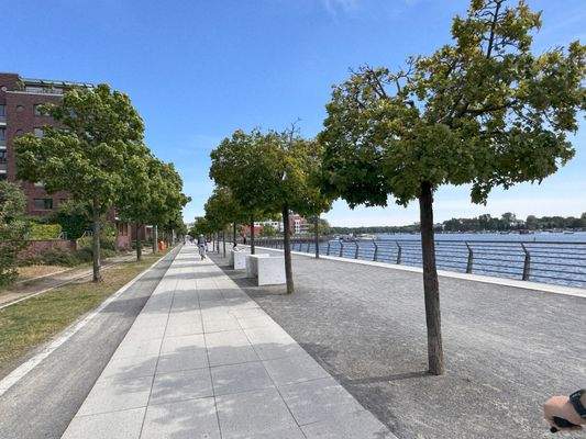 Promenade Rummelsburger Bucht