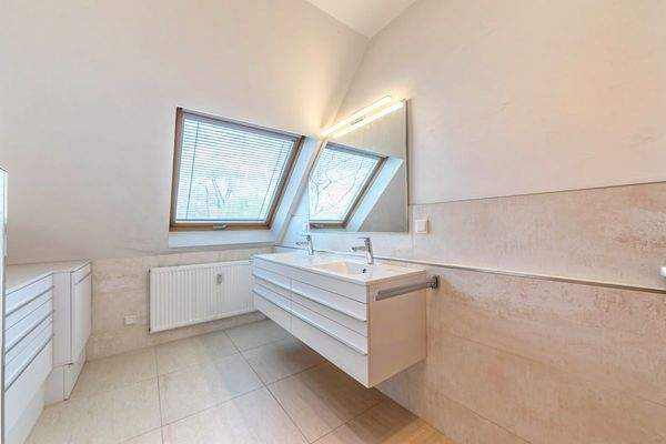 2. Ebene: Badezimmer