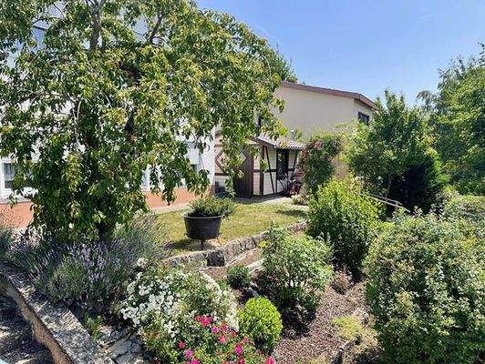 Blick auf das Gartenhaus