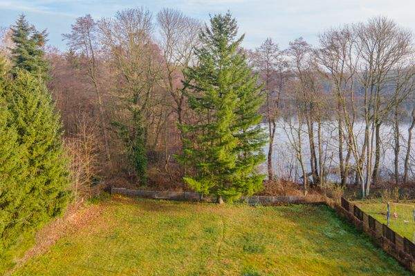 Grundstück am Wasser