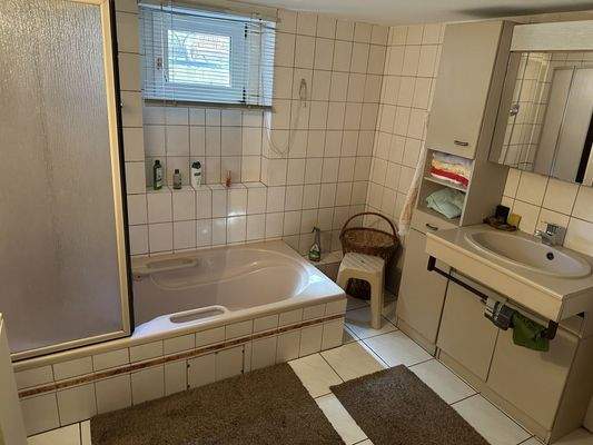 Bad im Kellergeschoss