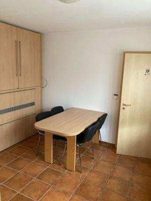 Besprechungs- und Gästezimmer / Übergang zw. Wohnen und Büro