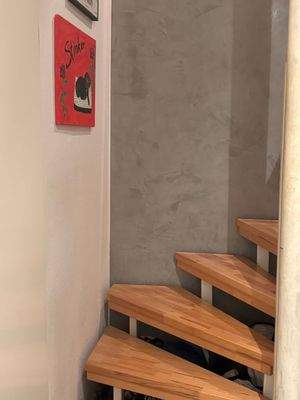 Treppenaufgang 1. zu 2. OG innen.jpg