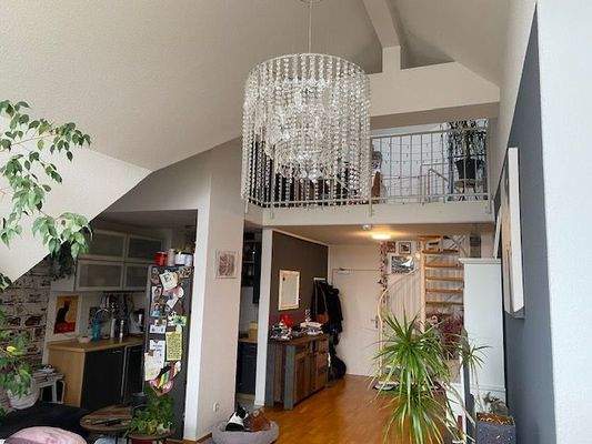 Wohnbereich/Küche/Galerie