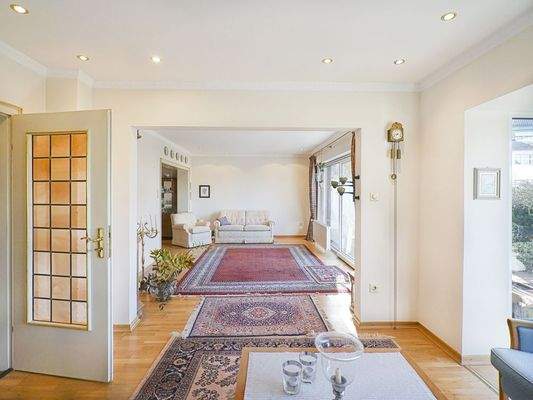 Erdgeschoss - Geräumiger Wohn-Essbereich...