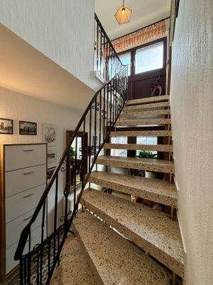 Treppe zum Obergeschoss
