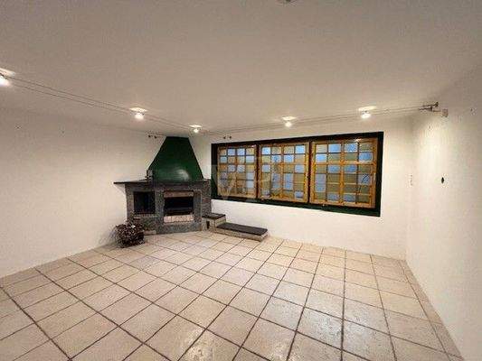 beheizter Hobbyraum mit Kamin