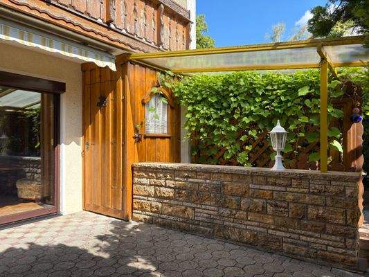 mit Abstellraum f. Gartenmöbel