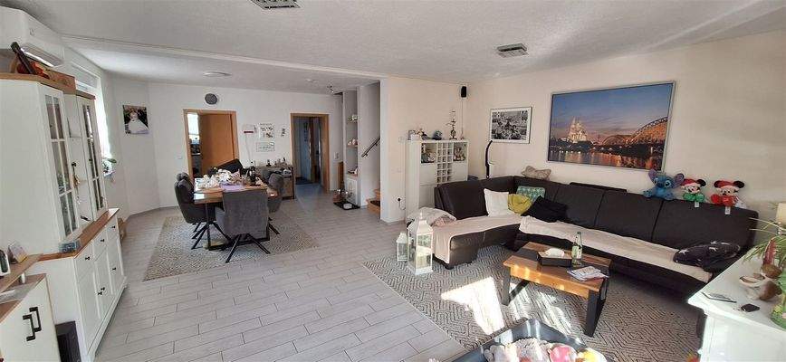 Wohnzimmer & Essbereich