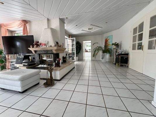 Wohnbereich mit Kamin -4