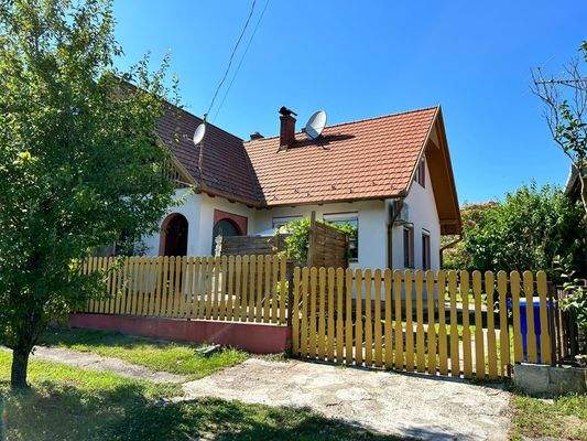 416740584_360875103315298_2366131889830994052_n má