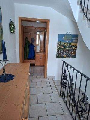 Treppenhaus im OG | Zugang zu den Räumlichkeiten der WH 2