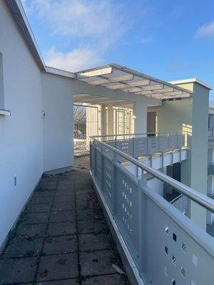 Laubengang zur Terrasse