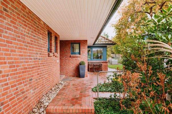 Überdachte Zuwegung