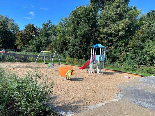 Spielplatz 1.jpg