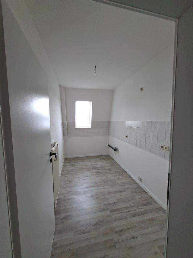 Neu sanierte 3 Raum Dachgeschosswohnung Zwickau Pölbitz ab sofort zu vermieten - Photo 3