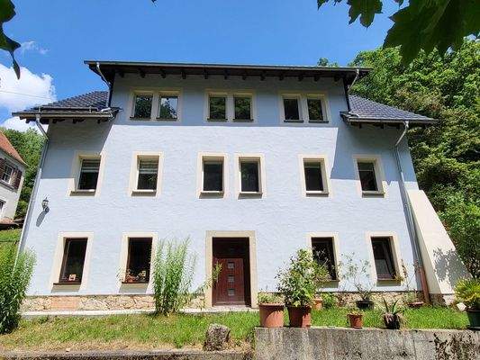 Hausansicht (straßenseitig)fac2d.jpg