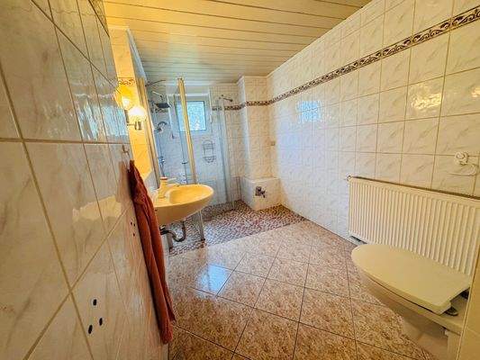 EG - Großzügiges Bad