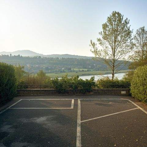 Wincheringen Garage, Wincheringen Stellplatz