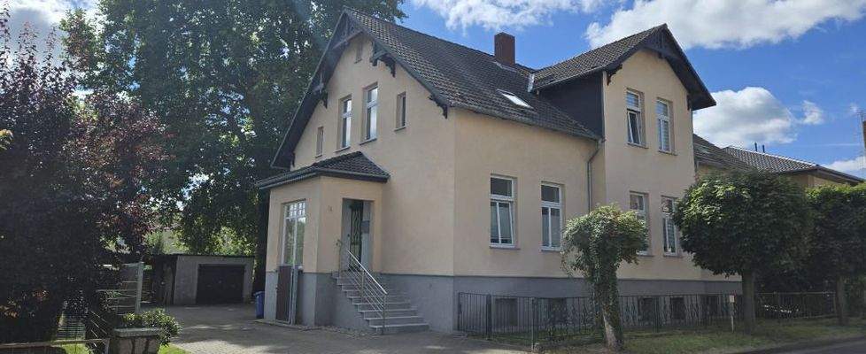 Blick von der Strasse