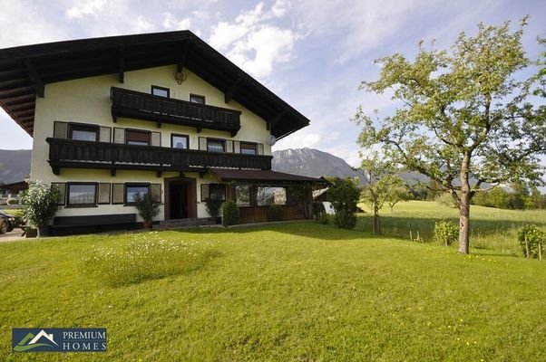 Angerberg - Bauernhof/Wohnbereich zum Mieten - Hausansicht - und Gartenblick