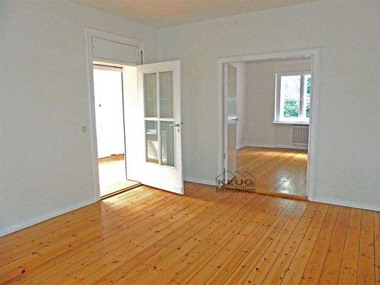 Wohn u. Esszimmer EG mit Loggi