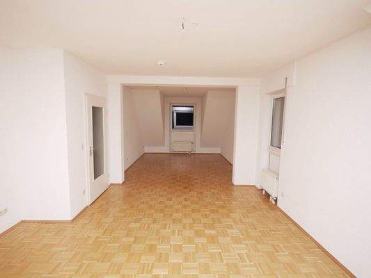 Wohn - & Schlafzimmer