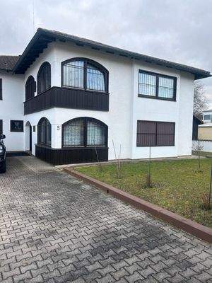 Aussen von Hofeinfahrt