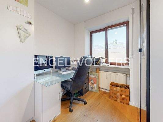 Raum für Ihr Büro (erweiterbar in ein 5. Zimmer)