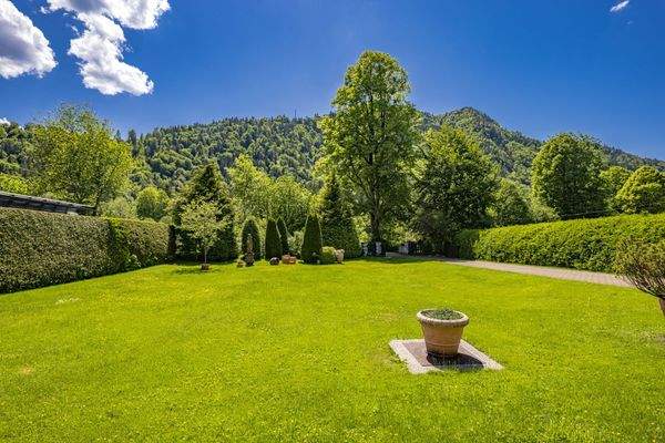 Sonniges Grundstück 