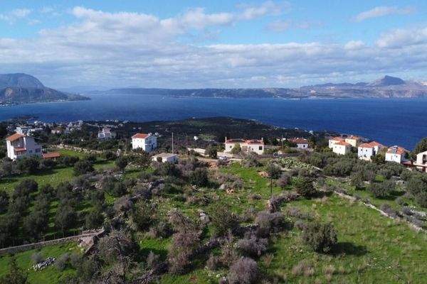 Kreta, Kokkino Chorio: Landschaftlich reizvolles Grundstück mit Meerblick zu verkaufen