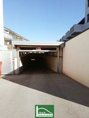 Einfahrt zur Garage