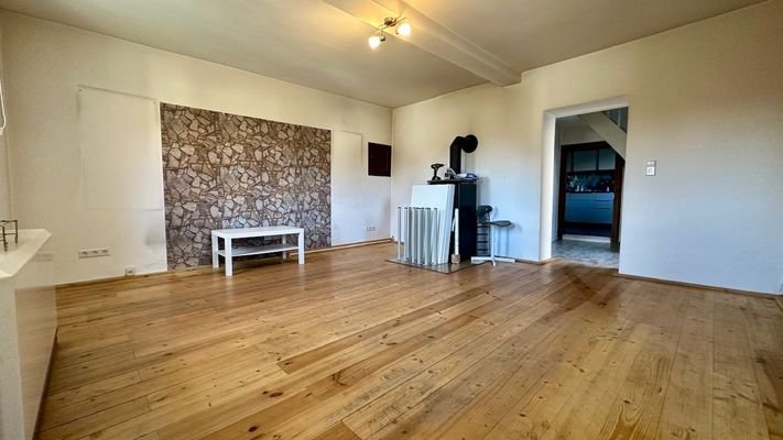 Wohnzimmer EG m. Kamin