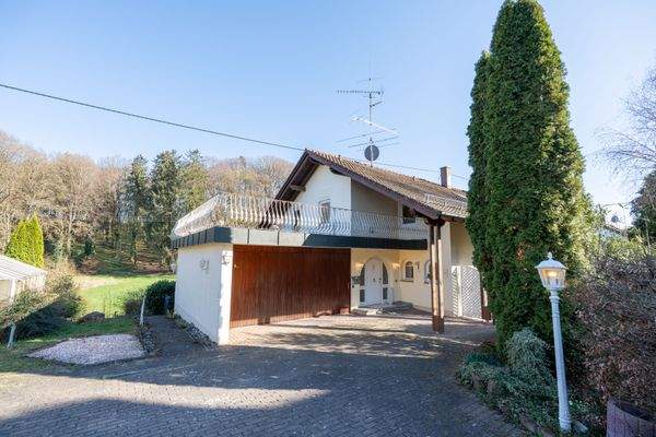 Außenansicht Einfahrt